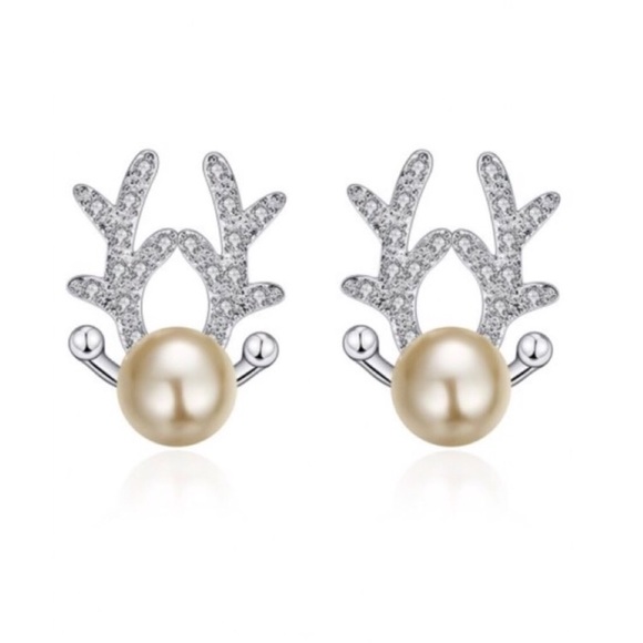 Jewelry - Faux Pearl Reindeer Earrings